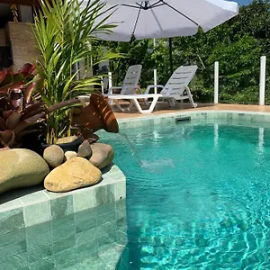 https://frias-com-piscina-e-praia.santa-catarina-brasil.com