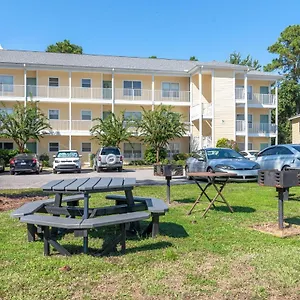  Holiday home Cozy 1br With Pool And Gym Centrally Located United States