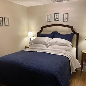  Apartment Pineapple House, Cozy Garden Apartment, Center! Marble-tiled Bathroom! Free Parking! United States