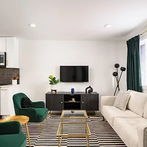  Holiday home Stylish 5br W/ Fire Pit! 15 Mins To Dt United States